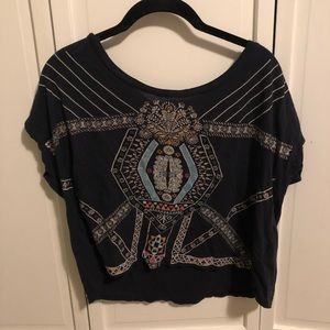 URBAN OUTFITTERS TEE